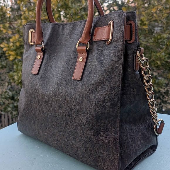 Michael Kors Brown and Tan Shoulder Bag - Picture 5 of 17
